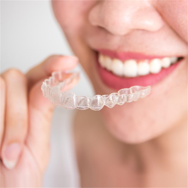 Corrige tu dentadura con ortodoncia invisible